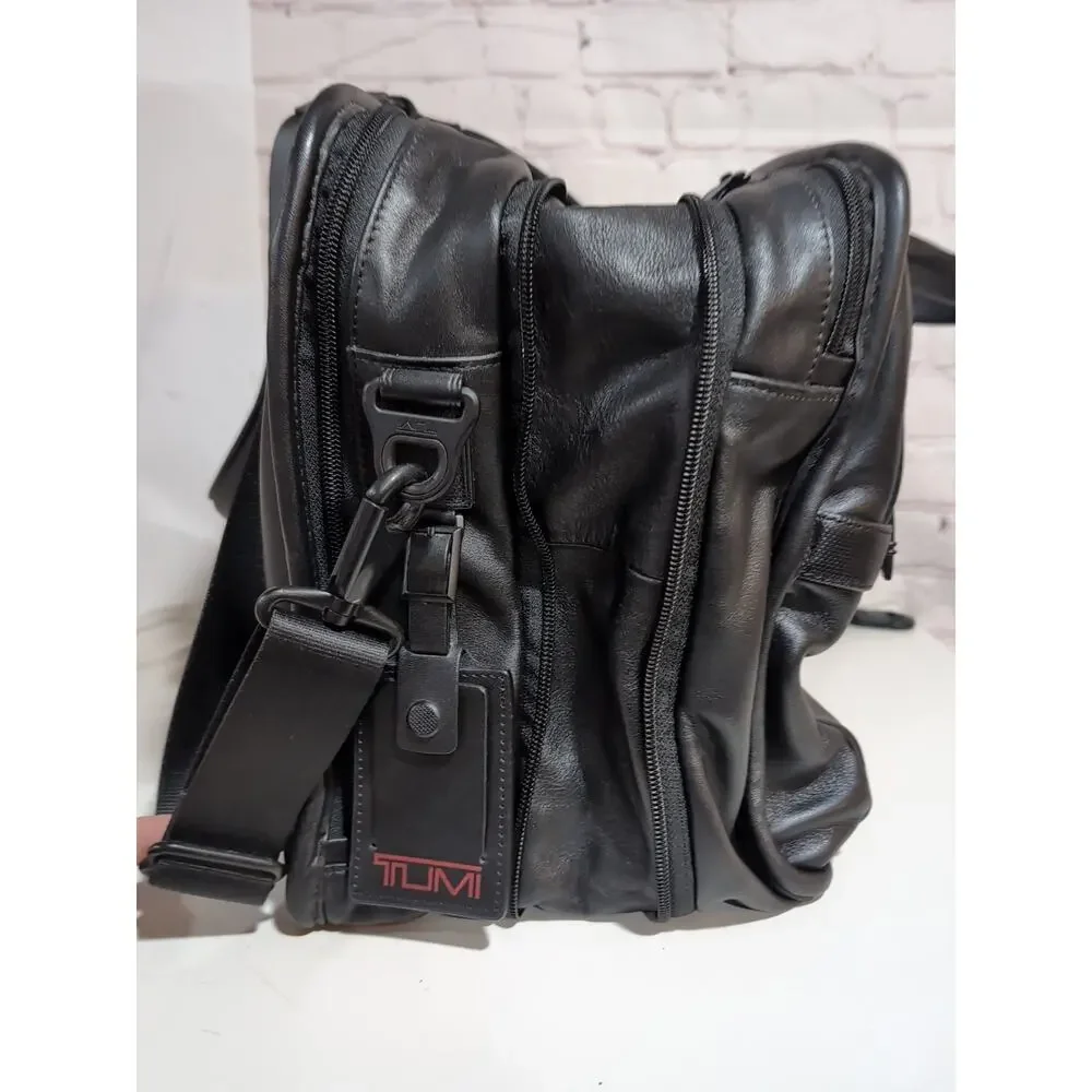 TUMI ALPHA 2 Expandable Laptop Briefcase Black Leather Model 96141 D2 READ